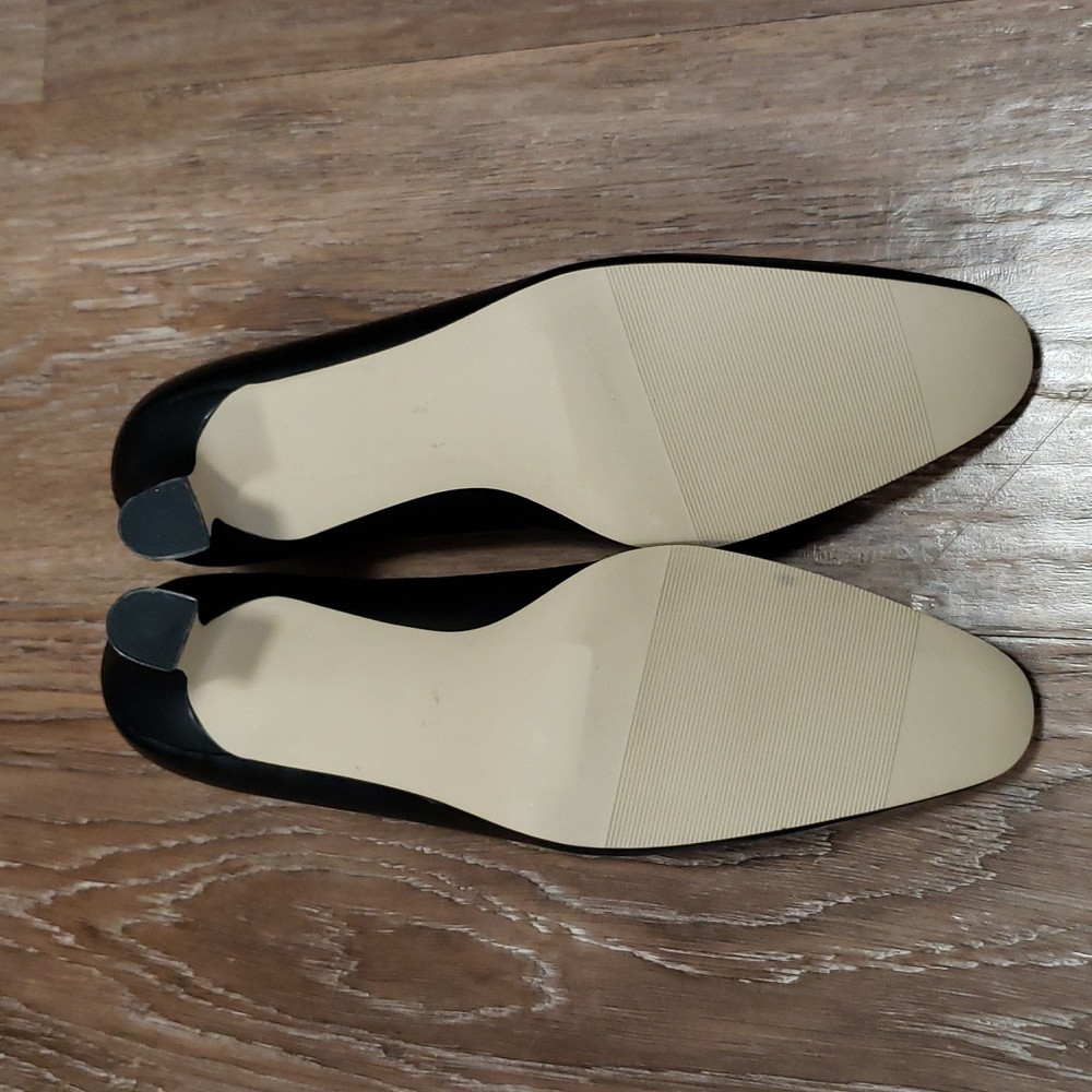 (8.5) Outline Classic Black Low Kitten Heel Business Formal Neutral Minimalist - Picture 10 of 13